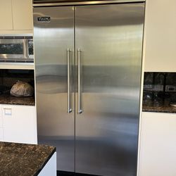 Viking 48" Side By Side Refrigerator & Freezer
