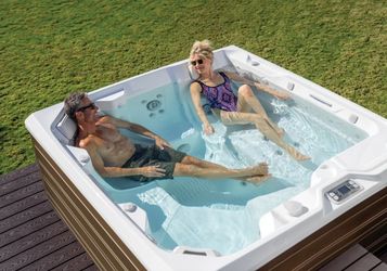 🔥 2024 Limelight Flair Hot Tub w. SmarTop Cover (MSRP $21.5k) - FULL WARRANTY & FREE DELIVERY
