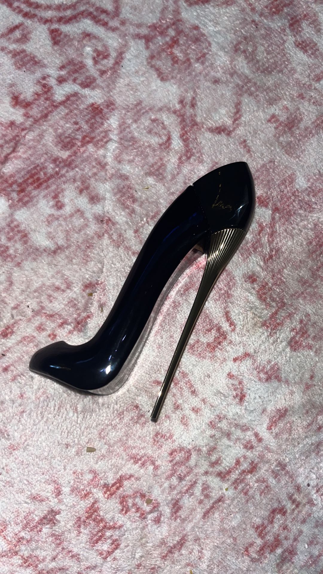 Carolina Herrera Perfume