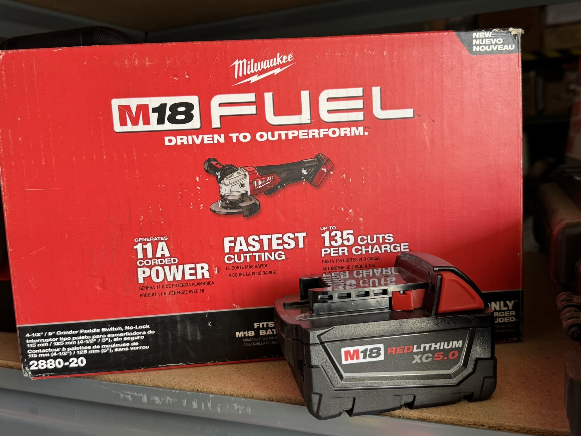 Milwaukee Grinder + Battery