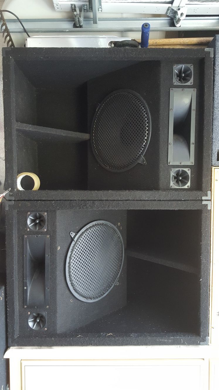 Horne loaded dj speakers