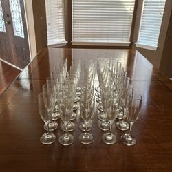 35 Champagne Flutes 