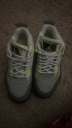 Jordan 4s  lightly used  size 5 Y