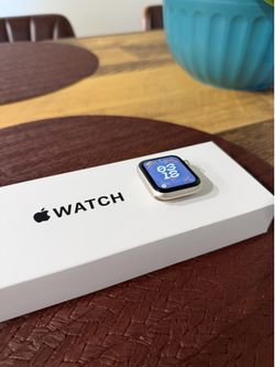 Apple Watch SE (2nd Gen) – Starlight