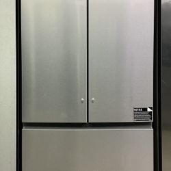 Whirlpool 36 inch 31 cu. ft. refrigerator w/ Ice Maker