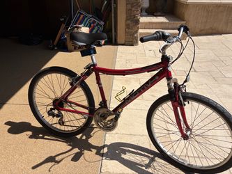 Motiv Smoothie Red Hybrid Bike
