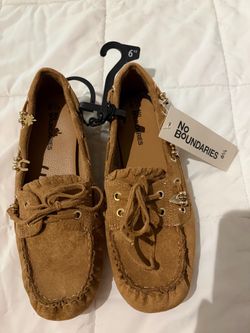 New No Boundaries Suede Moccasin Loafers Size 6.5