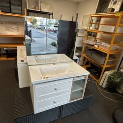 New 32” Black Or White Floating Bathroom Vanity w/ Sink & Medicine Cabinet 
