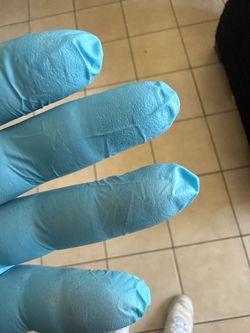 Nitrile gloves (LARGE)