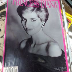 Princess Diana Royal Family Collector's Edition Magazine Queen Of Hearts 

