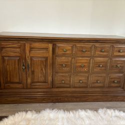 Pennsylvania Antique Solid Wood Dresser 6 Drawers