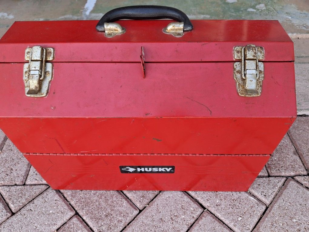 HUSKY TOOL BOX