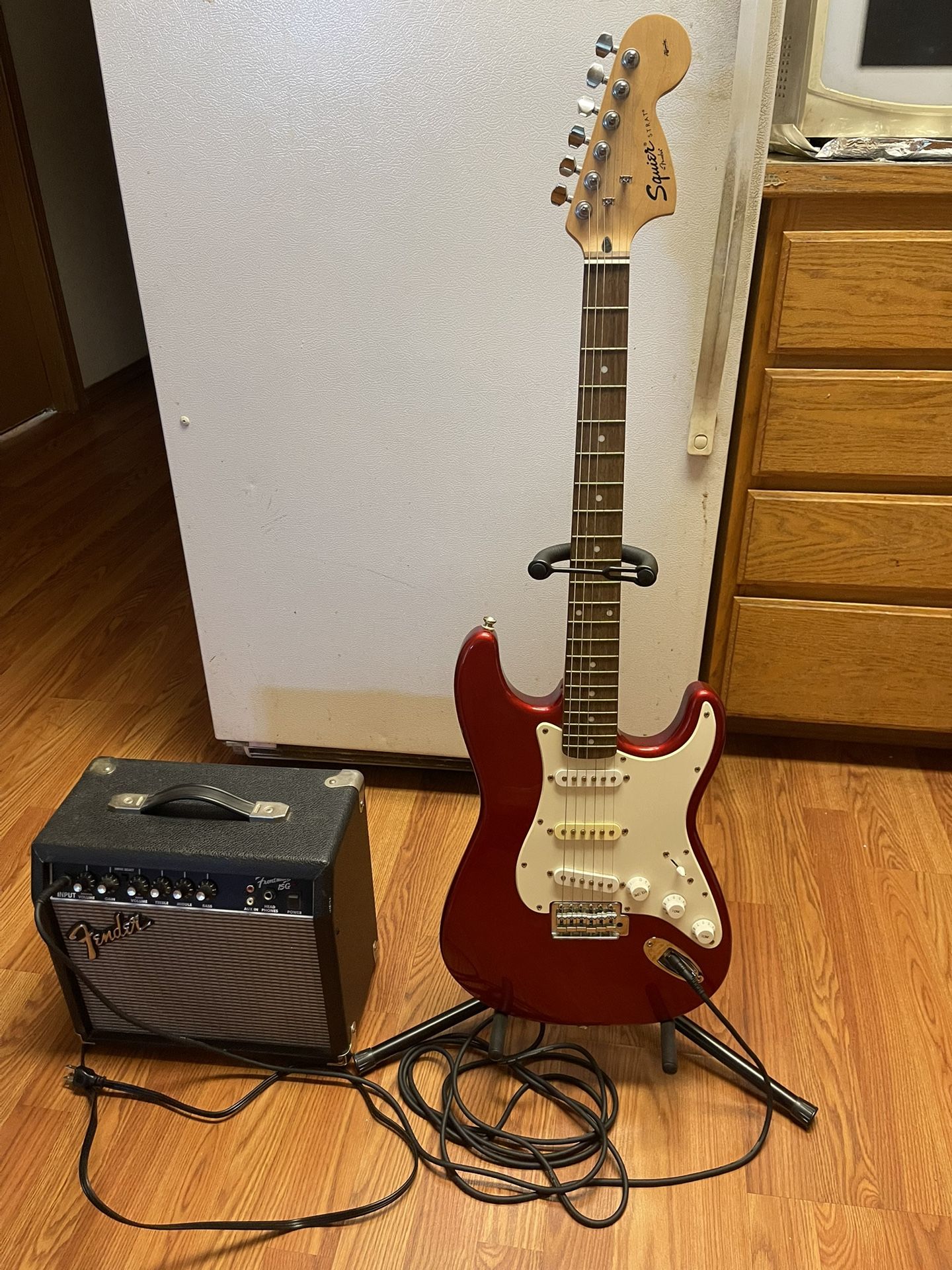 Squier Fender Strat Electric Guitar Including Amp Fender Front Man15G 38W