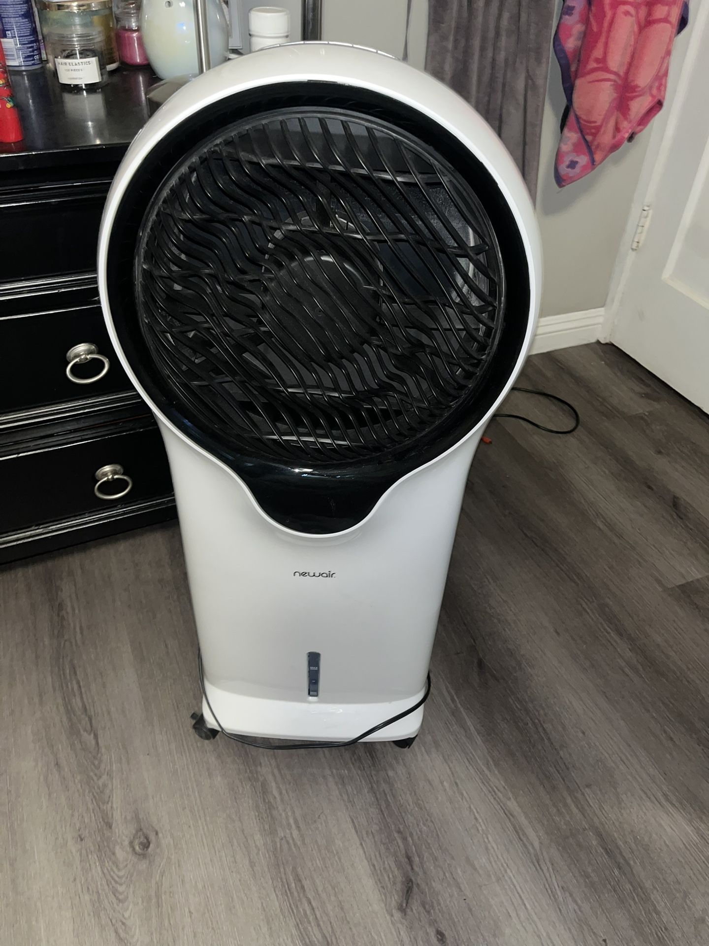 NewAir 470 CFM, 3 speed Portable Evaporative Cooler and Fan for 250 sq. ft. Cooling Area