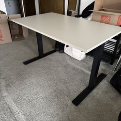 Standing Desk 47 1/4" x 27 1/2"