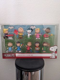 Peanuts collectors figure set