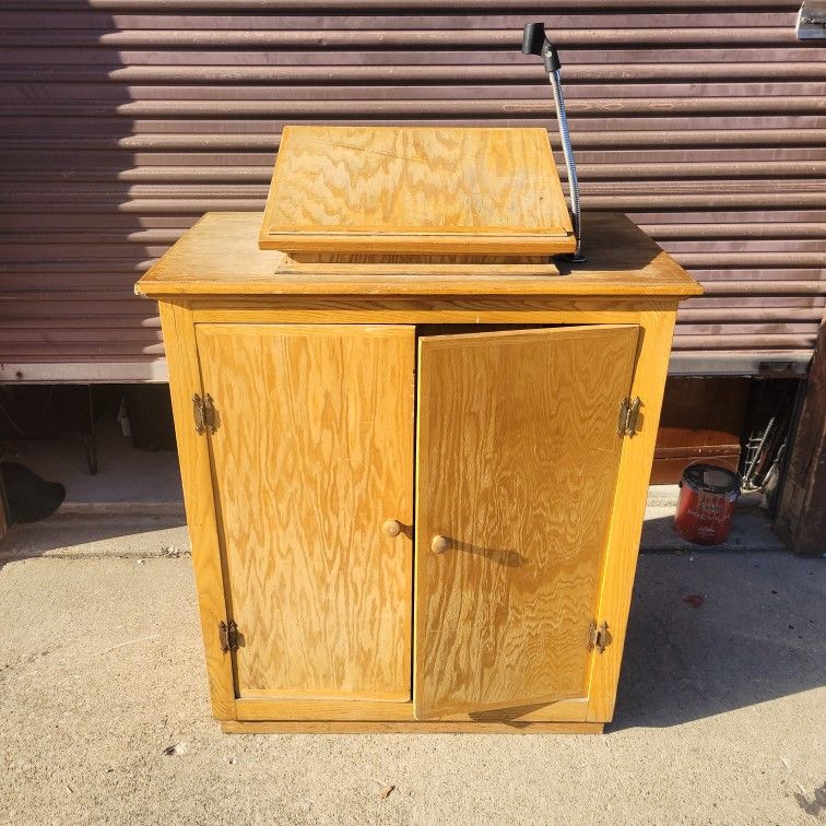 Nicely designed pulpit