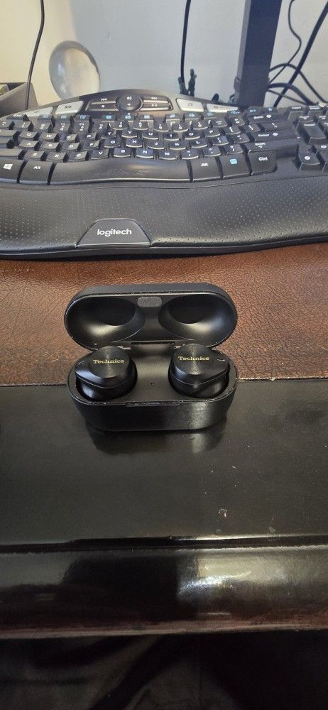 Technics AZ80 Noise Canceling Earbuds