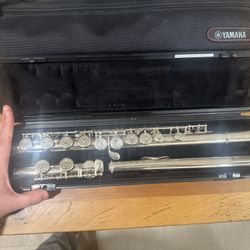 Yamaha Flute - Yamaha YFL-222 Intermediate Flute 