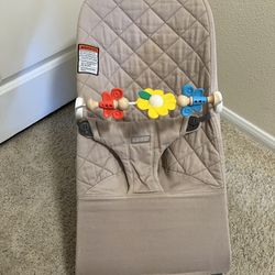 BabyBjörn Bouncer with Toy Bar – Excellent Condition