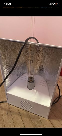 Hydrofarm SBC250 250-Watt Sunburst HPS and MH Convertible Bulb Reflector