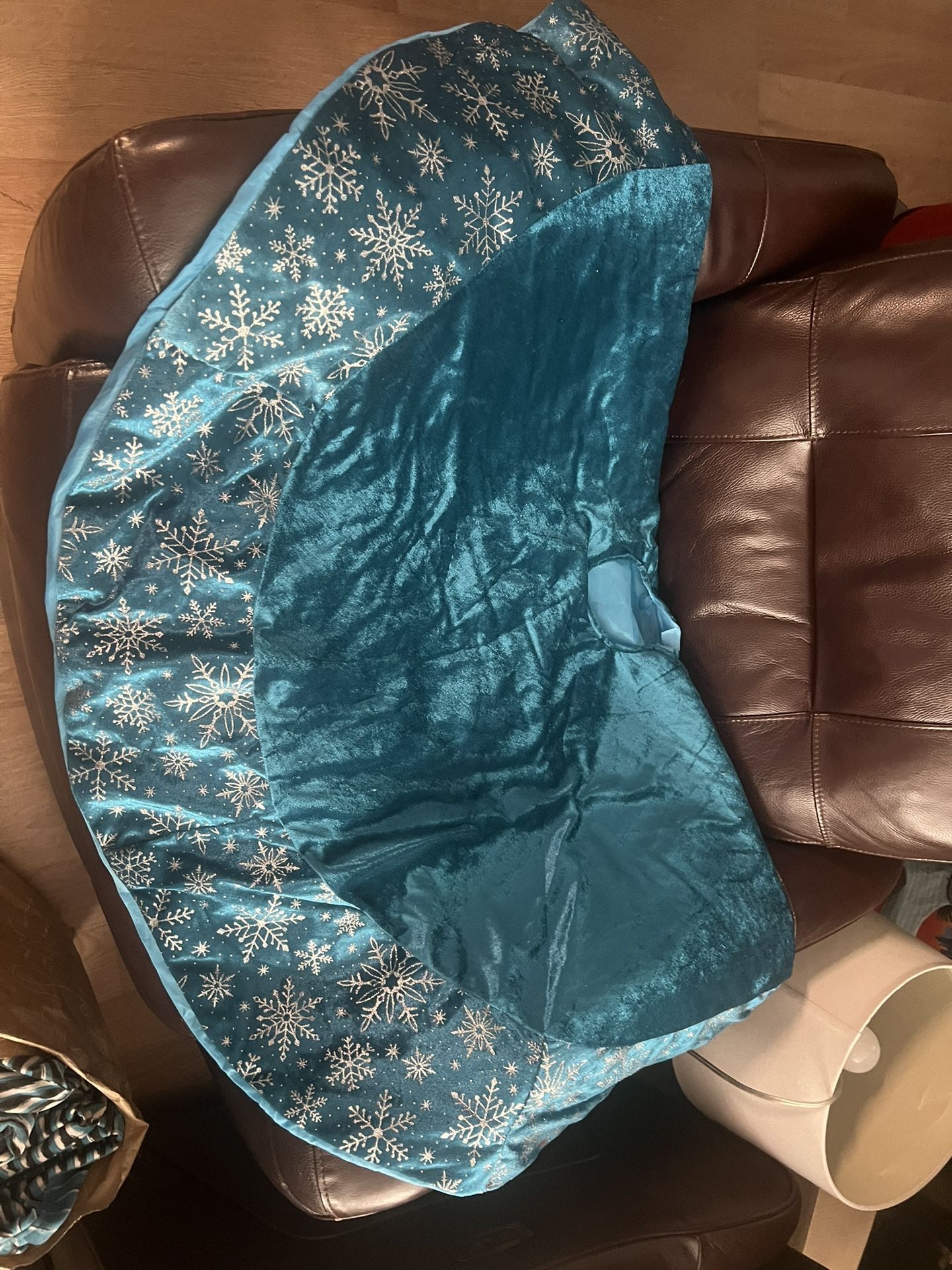 Christmas tree ski skirt