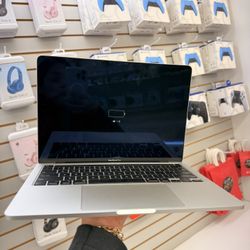 MacBook Pro 2018 256gb 16ram