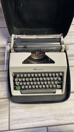 Olympia TypeWriter with Case