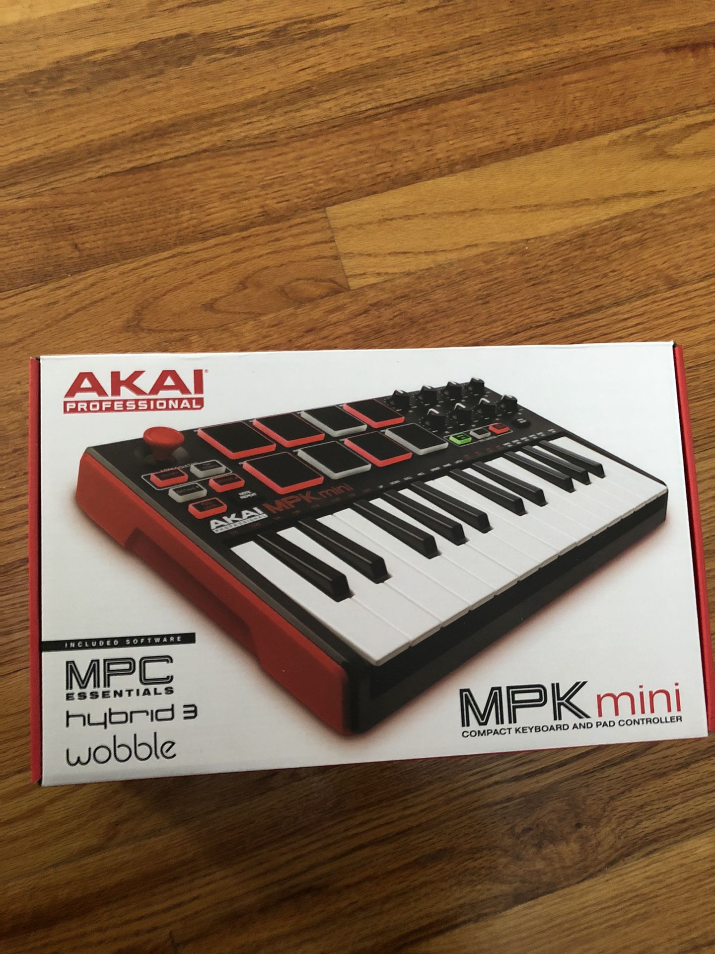 Akai MPK Mini 2 with travel case
