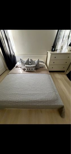 Queen bed