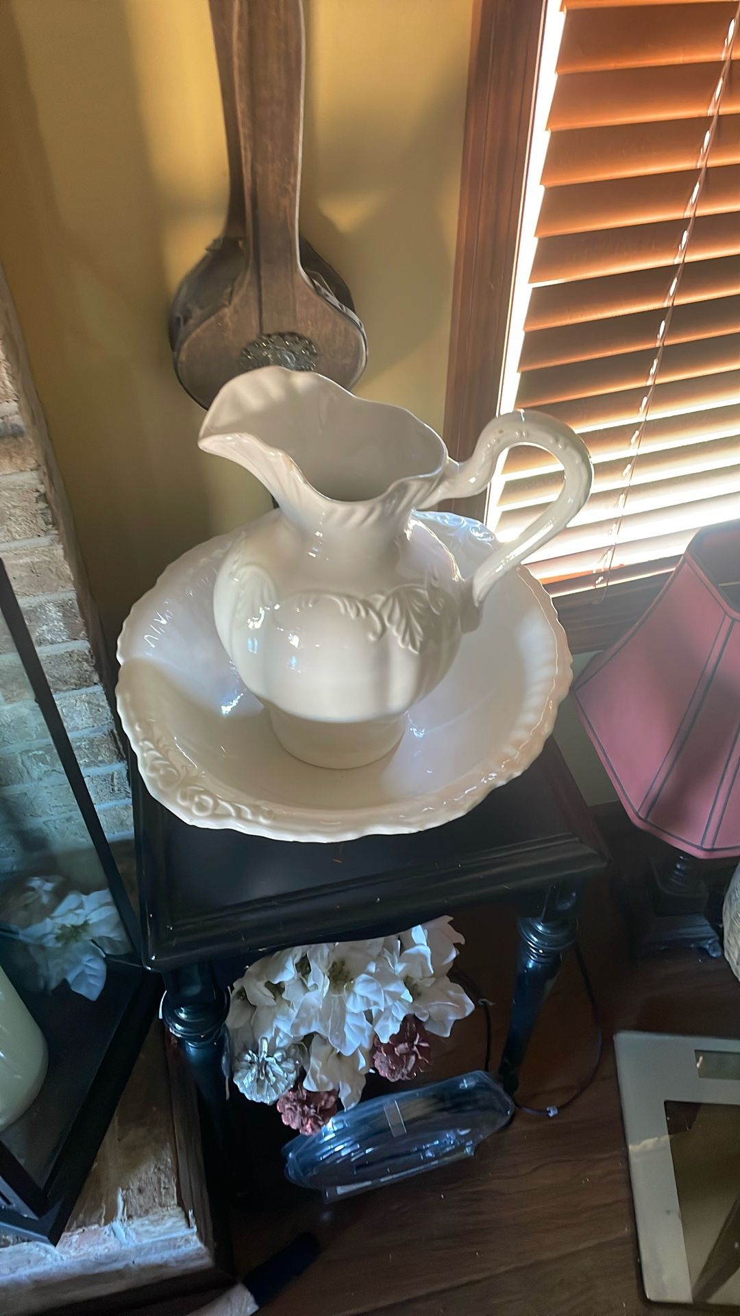 Ceramic Victoria Wash Basin and Pitcher