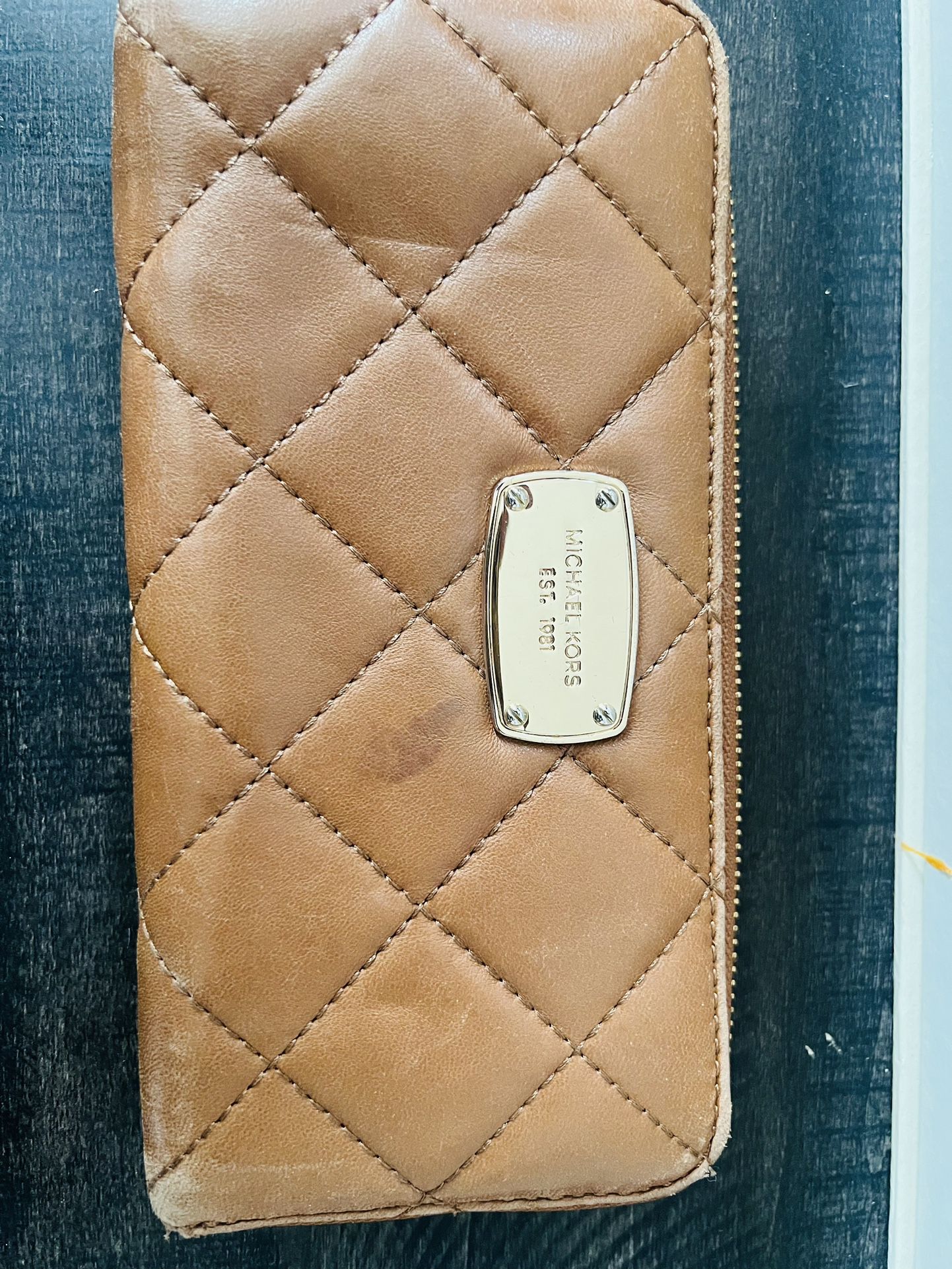 Micheal Kors Wallet for Sale in Moreno Valley, CA - OfferUp