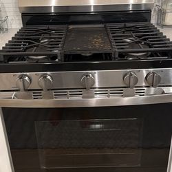 GE® 30" FREE-STANDING GAS CONVECTION RANGE WITH NO PREHEAT AIR FRY AND EASYWASH™ OVEN TRAY