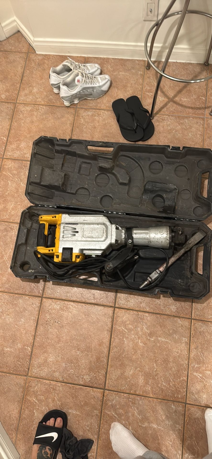 DEWALT Breaker