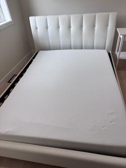 Upholstered Platform king Bed Frame