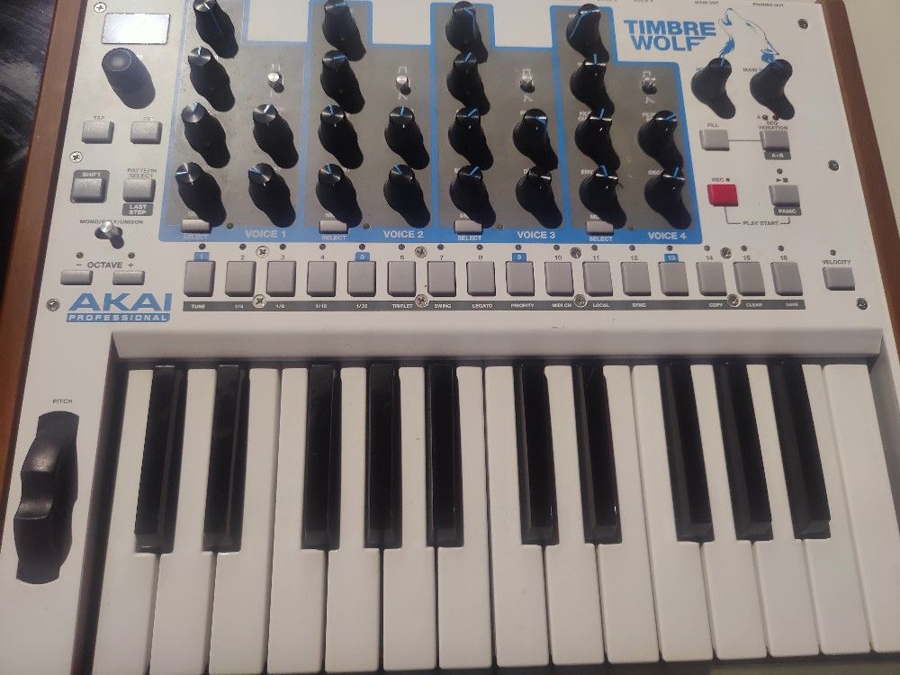 Akai Professional Timbre Wolf