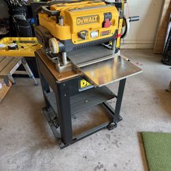 Dewalt Planer And Rolling Cart