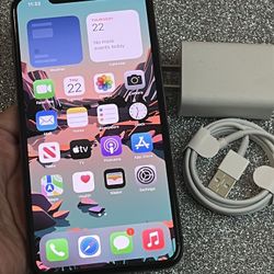 IPhone XS MAX (64gb) Space grey UNLOCKED
