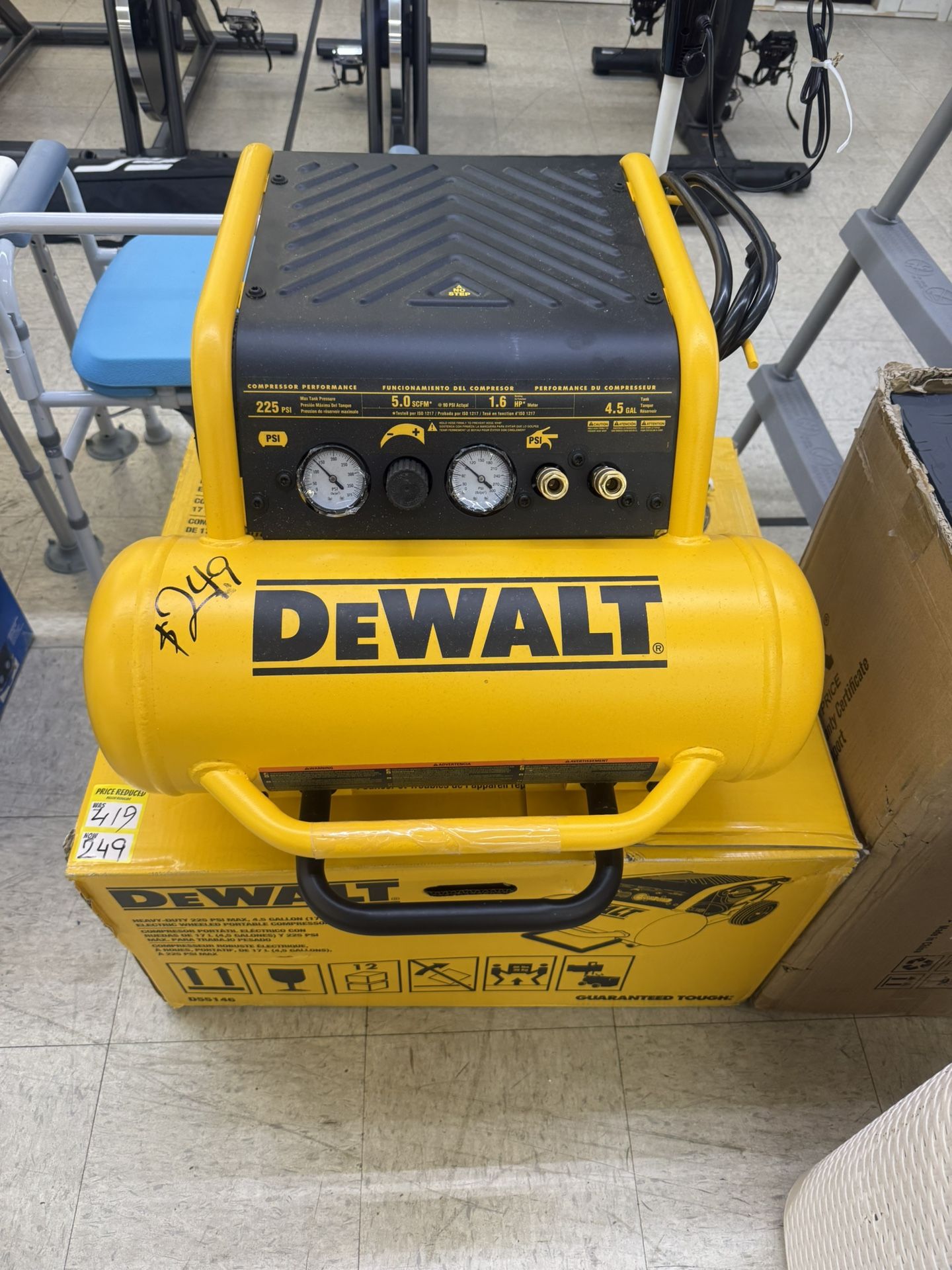 Dewalt Air Electric Compressor 4.5 Gallon 225PSI