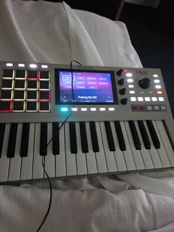 AKAI MPC KEY 37 G2 (MINT BRAND NEW/OPEN BOX)