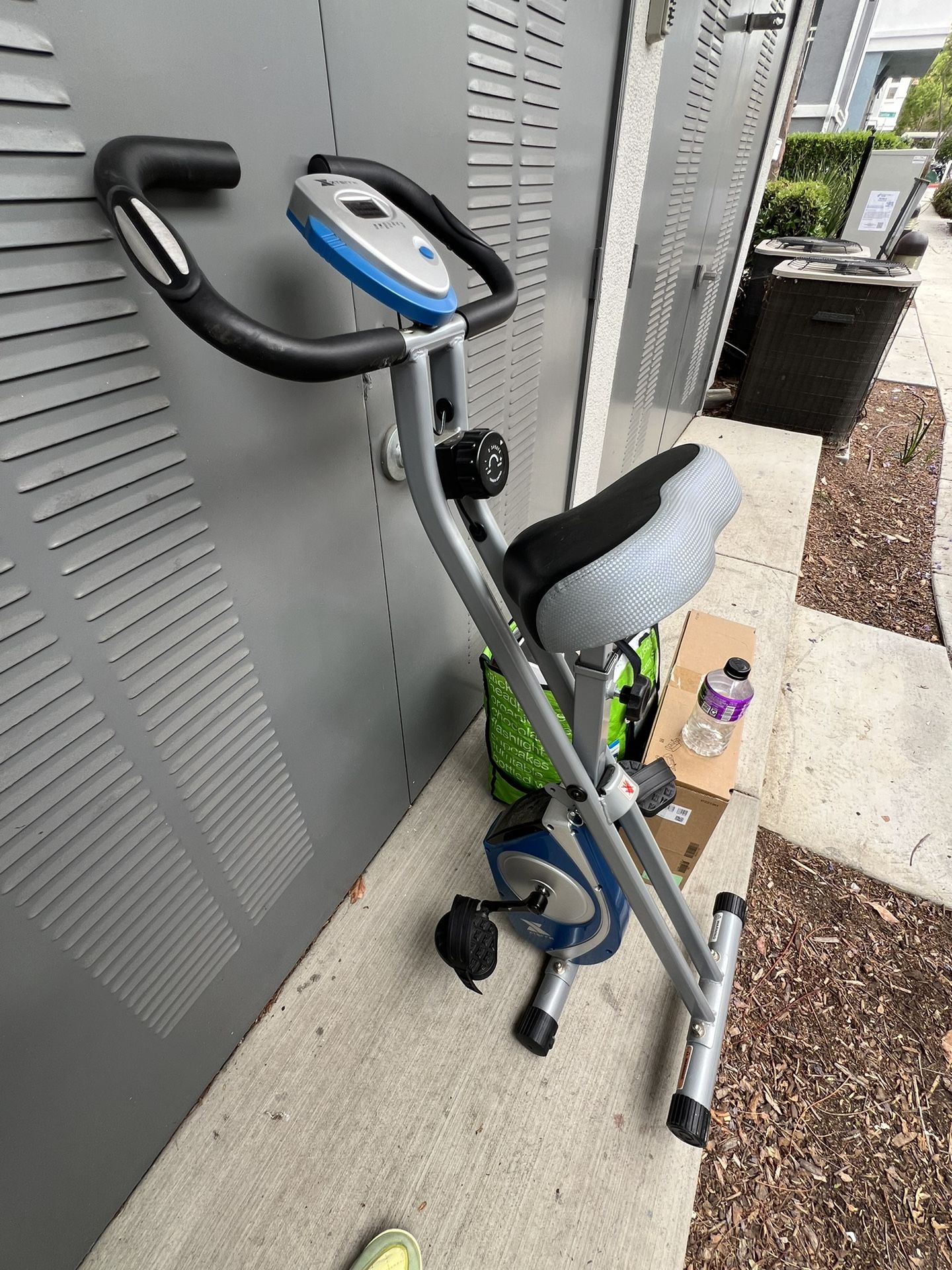 Xterra Folding Exercise Pedaling Bike Bicycle Like New Cost Over $150 Work Out Equipment