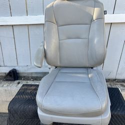Honda Pilot Driver Side Chair 