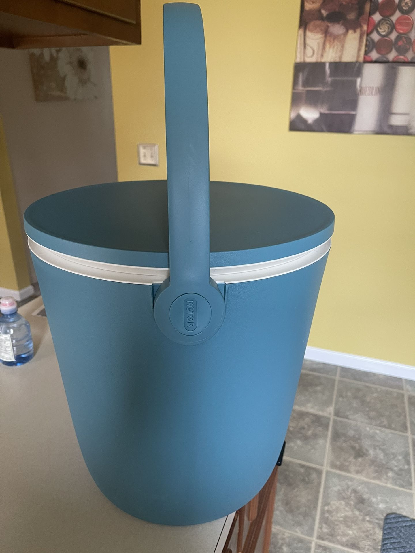 Cooler and Side table