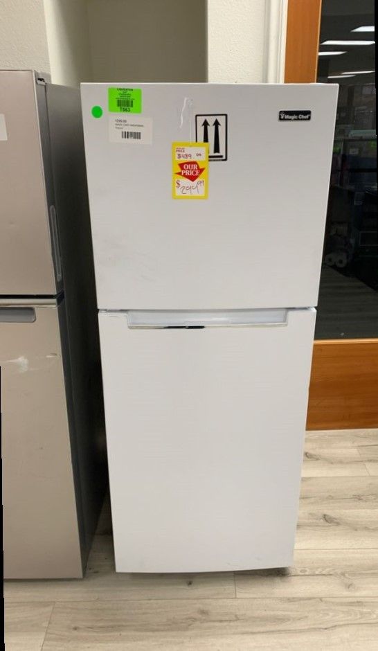MAGIC CHEF HMDRW TOP FREEZER REFRIGERATOR
