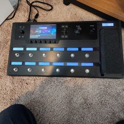 Line 6 Helix Multiple Effects Pedal With Backpack