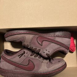 Nike sb dunk low size 7