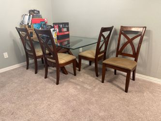 dinner glass table + 4 chairs
