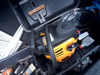 Brand new Poulan Pro gas chainsaw 20 inch 50cc pp5020av only a few left