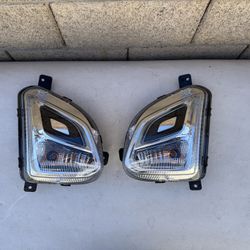 Chevy Equinox Fog Light pair 2018-2021, Chevy Equinox Turn Signal, park light, OEM ORIGINAL CHEVY PART, $70 Each light 