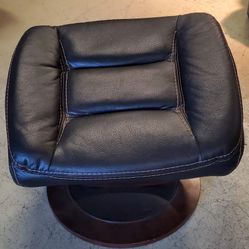 Ottoman - Leg Rest - Hansome Look - Great Condition

